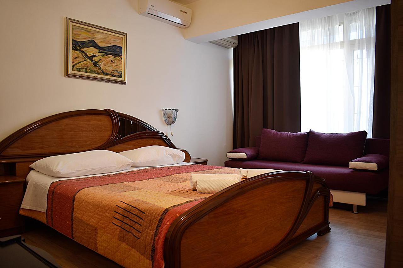 Hotel Nico 3*