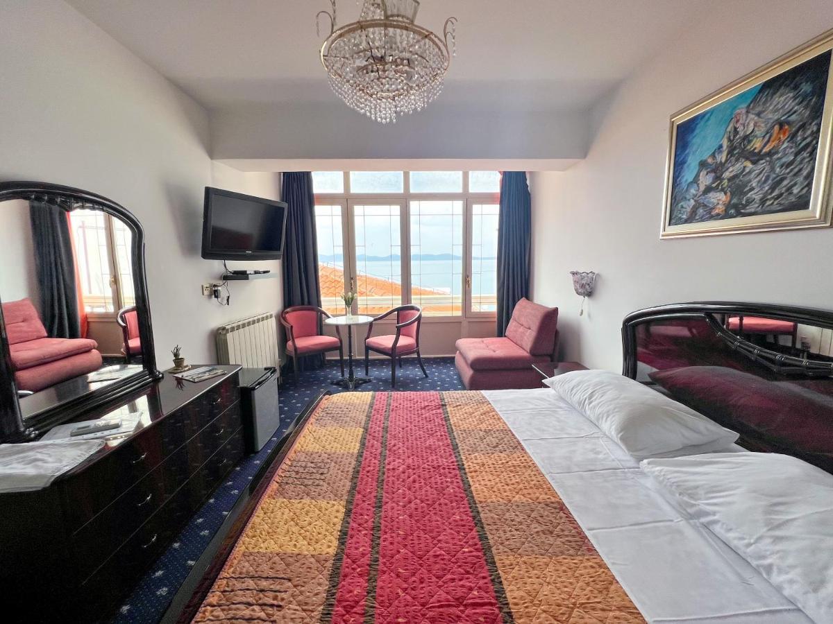Hotel Nico